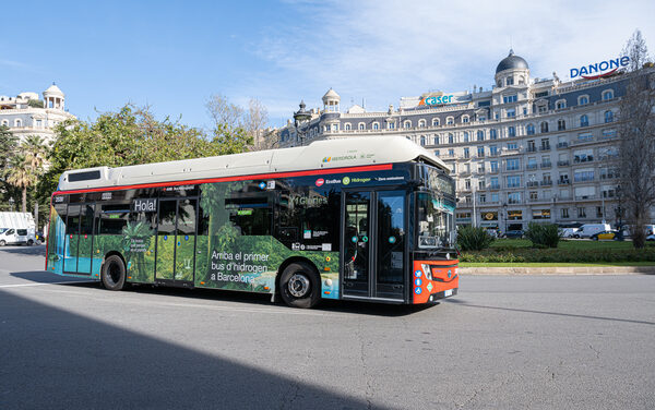 Barcelona preparada para os ônibus com tração limpa