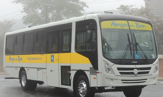 Ônibus oferece climatização natural aos seus passageiros