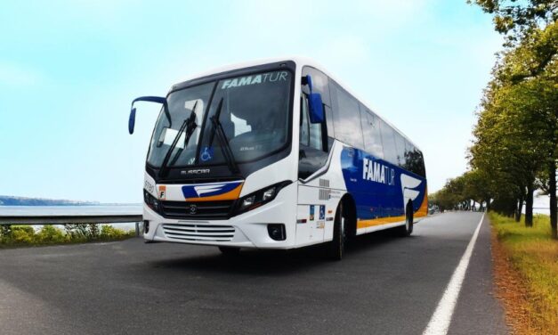 Busscar fornece ônibus para três operadoras de fretamento