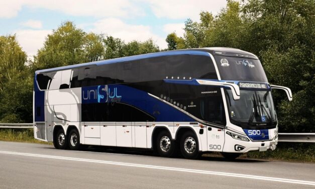 Busscar entregou à Unisul Viagens o primeiro Panorâmico DD NB1 de turismo no Brasil