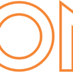 As crianças sorrindo na janela do ônibus!