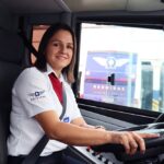 Mulher, quer ser motorista de ônibus? A Mercedes-Benz te apoia
