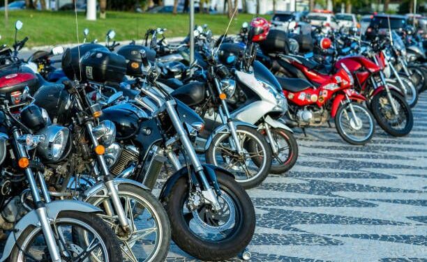 Motos atraem pela velocidade e transportam o perigo