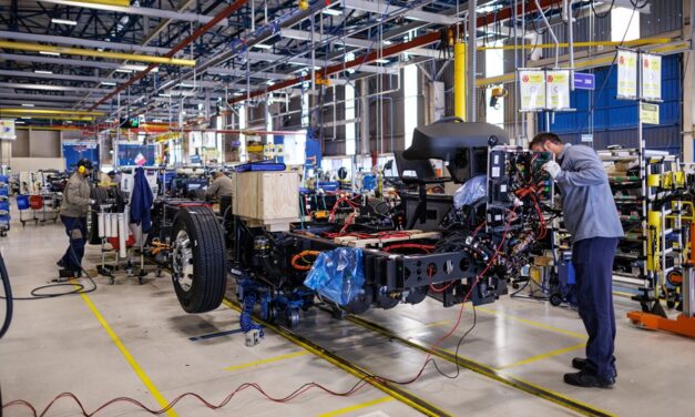 Volvo chega a marca de 500 mil veículos brasileiros