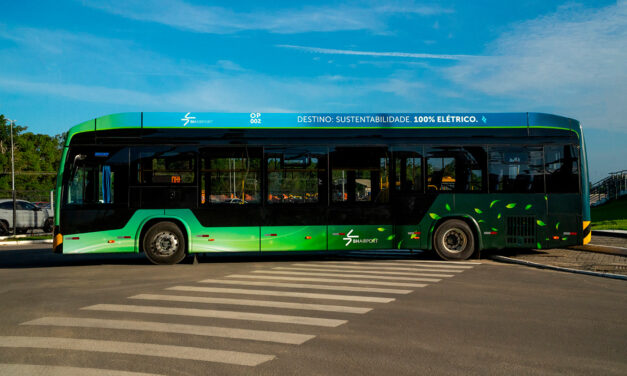 O Attivi leva os passageiros até o avião
