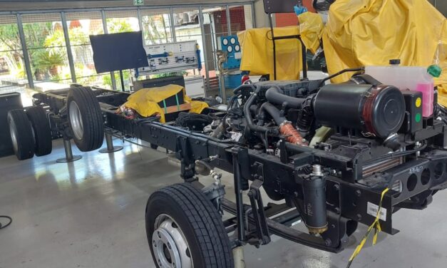 Sest Senat com novos ônibus Mercedes-Benz