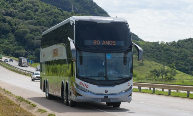 Reforçando a homenagem aos 80 anos